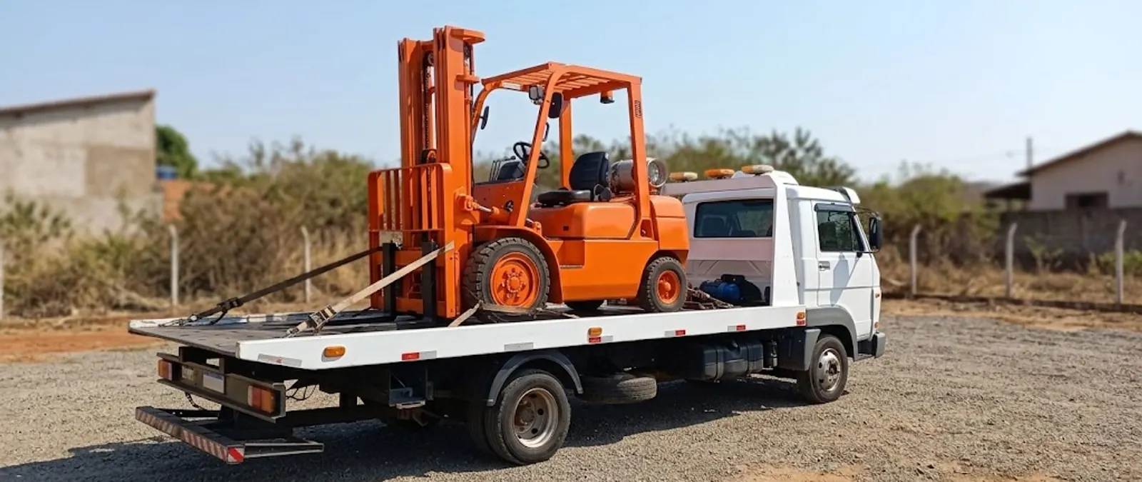 Transporte de empilhadeira com atendimento empresarial