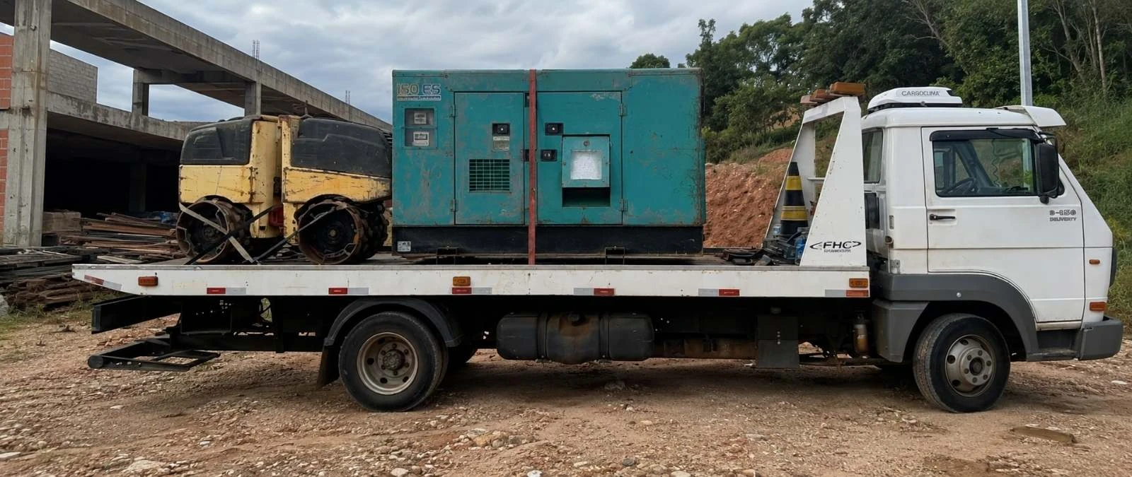 Carregamento de equipamento para transporte em Campinas
